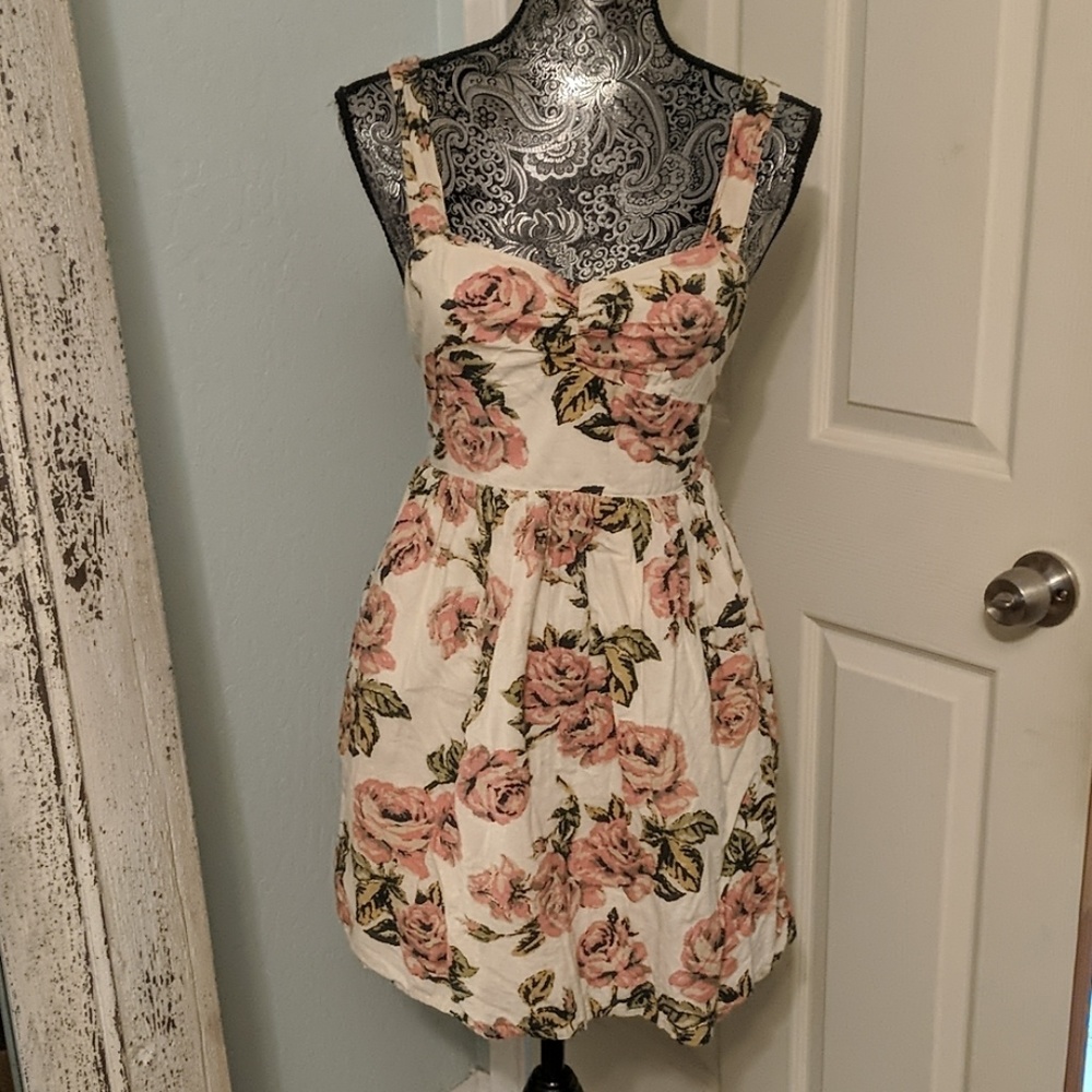 Pins and Needles Urban Outfitters floral dress